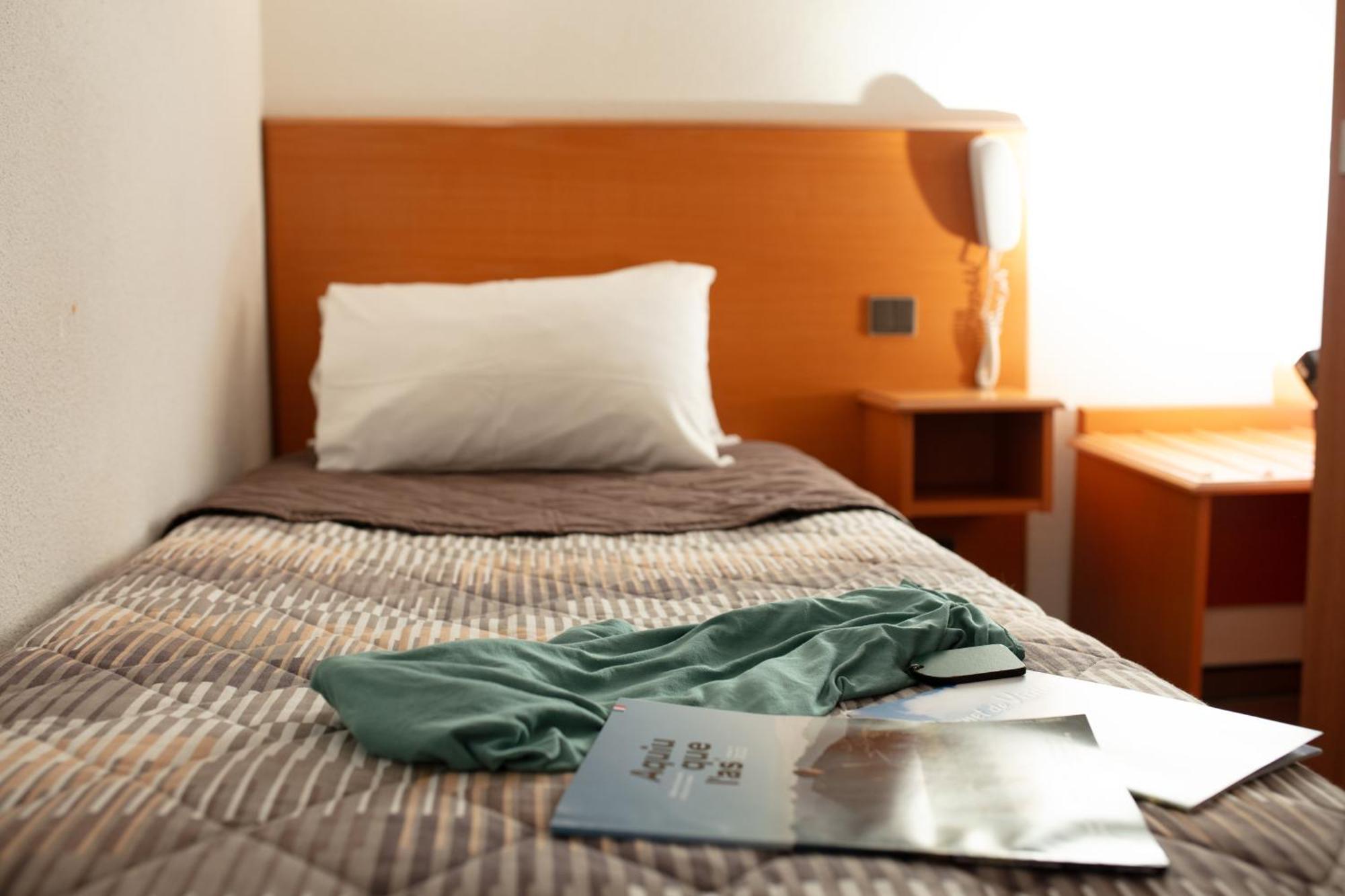 Hotel Compostelle Lourdes Exterior foto