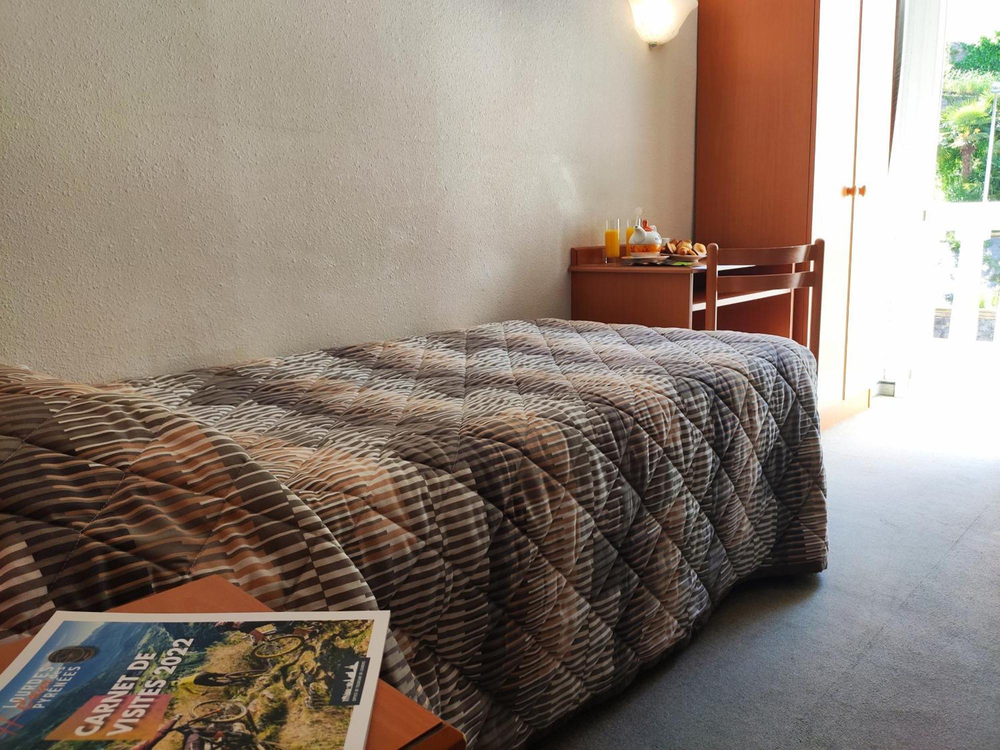 Hotel Compostelle Lourdes Exterior foto